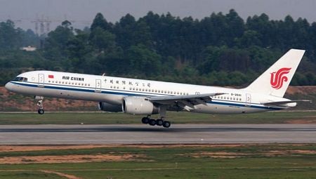 Máy bay Trung Quốc móp đầu sau cú va chạm bí ẩn trên không - 4 Một chiếc Boeing 757 của Air China, tương tự như chiếc gặp tai nạn.