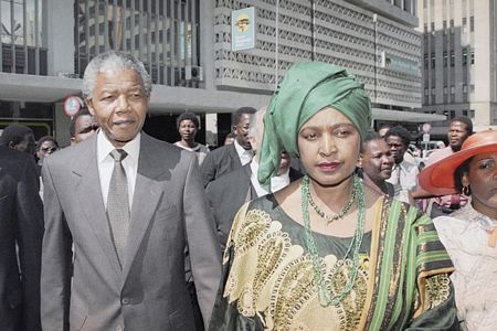 Những nguyên thủ ly hôn trong khi tại vị