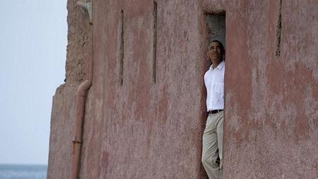 Obama đưa cả nhà thăm bảo tàng nô lệ ở châu Phi - 8 Gia đình Obama thăm Nhà Nô lệ ở châu Phi