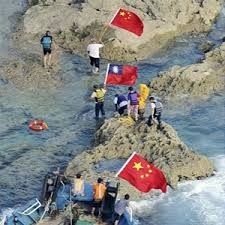 Tàu hộ vệ tên lửa Trung Quốc trong vùng nước Senkaku/Điếu Ngư. 