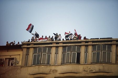 ... và nóc nhà để ăn mừng.