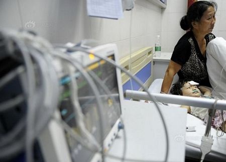 Bé Yueyue hiện đang nằm viện và trong tình trạng ổn định.