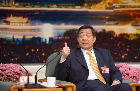 Những diễn biến chính trong vụ bê bối rùm beng của Bạc Hy Lai - 3 Ông Bạc bị truy tố về tội tham nhũng, nhận hối lộ và lạm dụng quyền lực.