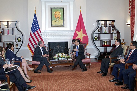 Thủ tướng Nguyễn Tấn Dũng tiếp Đại diện Thương mại Hoa Kỳ Michael Froman. Ảnh: VGP/Nhật Bắc