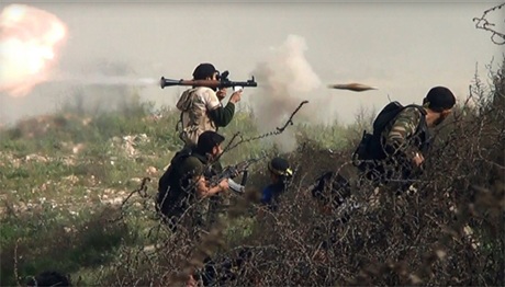 Mỹ sơ tán nhân viên khỏi Beirut, khả năng tấn công Syria tới gần - 1 Lực lượng đối lập tại Aleppo, miền trung Syria.