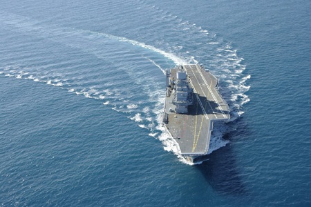 Ấn Độ nhận tàu sân bay mới vào tháng 11 - 1 Tàu sân bay INS Vikramaditya.
