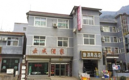 Bác sĩ đông y Trung Quốc "dỏm" làm chết bệnh nhân bằng thuốc nhiễm độc - 2 Yun được tìm thấy chết tại một khách sạn ở tỉnh Hà Nam.
