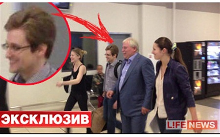 Snowden rời sân bay ở Mátxcơva hồi tháng 8 sau khi được Nga cho phép tị nạn tạm thời.