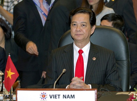 Thủ tướng Nguyễn Tấn Dũng phát biểu tại Hội nghị Cấp cao ASEAN - 1 Thủ tướng Nguyễn Tấn Dũng tham dự hội nghị.