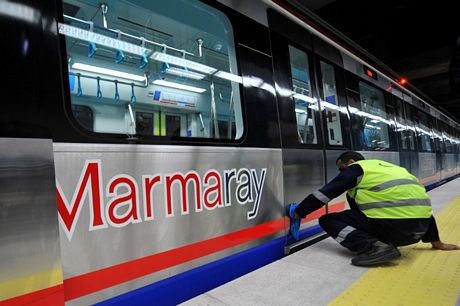 Việc khởi công đường hầm bắt đầu vào năm 2004 nhưng dự án đã bị trì hoãn do công tác khảo cổ.