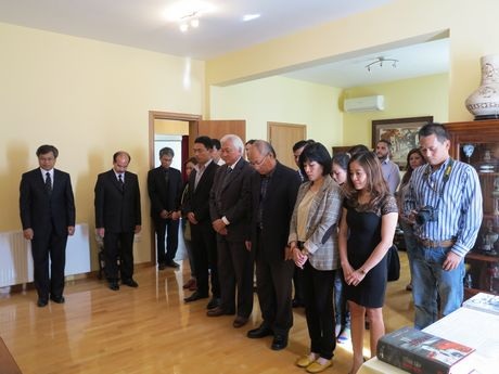 Đoàn công tác Hiệp hội Lữ hành Việt Nam viếng Đại tướng Võ Nguyên Giáp.