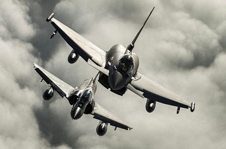 Những hình ảnh ấn tượng tuần qua - 12 Máy bay chiến đấu Anh và Pháp tham gia cuộc tập trận trên bầu trời Yorkshire, Anh.