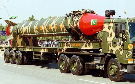 Ả-rập Xê-út "đi đêm" với Pakistan về vũ khí hạt nhân - 1 Ả-rập Xê-út đi đêm với Pakistan về vũ khí hạt nhân