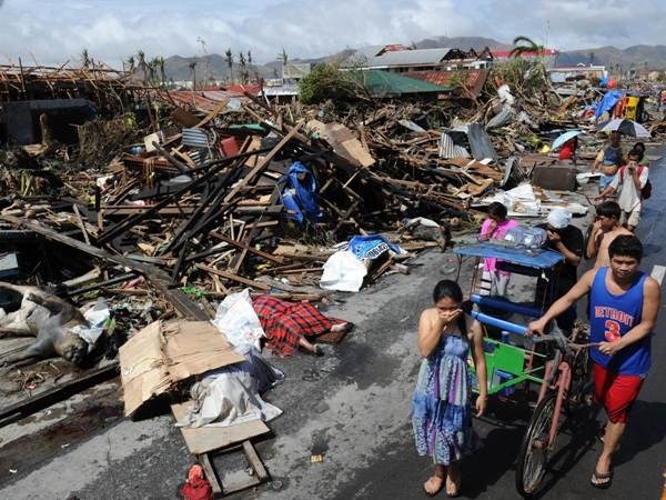 Liên hiệp quốc xác nhận 4.460 người ở Philippines chết vì bão Haiyan - 1 Liên hiệp quốc xác nhận 4.460 người ở Philippines chết vì bão Haiyan