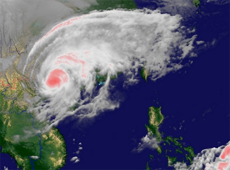 Trung Quốc: 11 người chết và mất tích vì bão Haiyan - 1 Ảnh vệ tinh chụp bão Haiyan lúc 8h25 ngày 11/11.