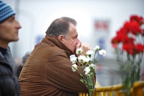 Hiện trường vụ sập siêu thị kinh hoàng ở Latvia, 43 người chết