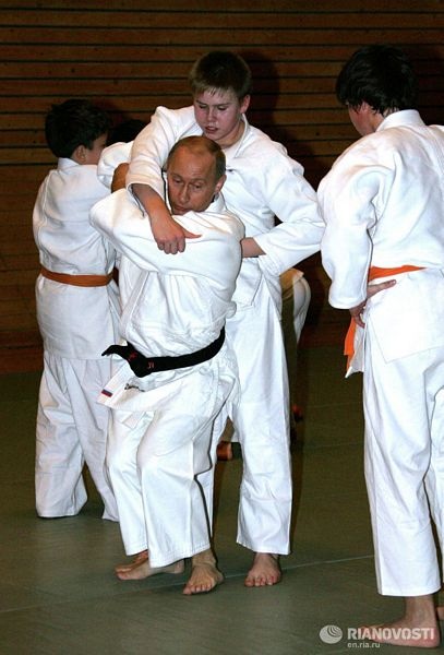 Tổng thống Putin mạnh mẽ trên võ đài - 2 Tổng thống Putin mạnh mẽ trên võ đài