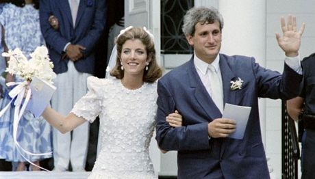 Đến năm 1986, Caroline kết hôn với Edwin Schlossberg.