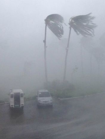 Ảnh bão Haiyan tàn phá miền trung Philippines - 2 Mắt bão Haiyan trong một bức ảnh chụp từ vệ tinh.