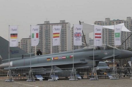 Một máy bay chiến đấu Typhoon của hãng Eurofighter.
