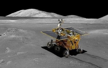 Các "ông lớn" châu Á sôi sục cuộc đua vũ trụ năm 2013 - 1 Robot thăm dò mặt trăng của Trung Quốc hoạt động trên bề mặt chị Hằng.