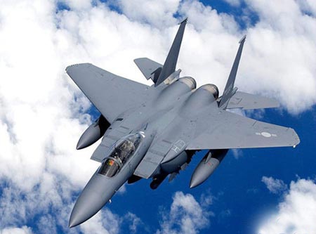 "So găng" các chiến đấu cơ ở Đông Bắc Á - 3 F-15K Slam Eagle của không quân Hàn Quốc.