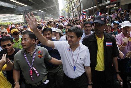 Ai sẽ chấm dứt biểu tình ở Thái Lan?