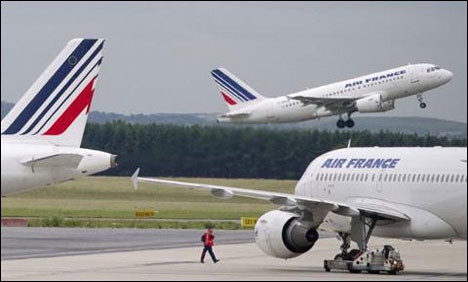 Máy bay Air France bị dọa đánh bom