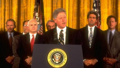 Ngoại trưởng Mỹ John Kerry và Việt Nam - 12 Ông Kerry trong chuyến thăm đồng bằng sông Cửu Long tháng11/1992.