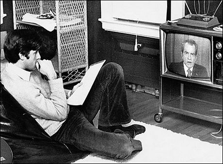 Ngoại trưởng Mỹ John Kerry và Việt Nam - 8 Đông đảo mọi người lắng nghe John Kerry khi ông phát biểu trước Ủy ban đối ngoại thượng viện.