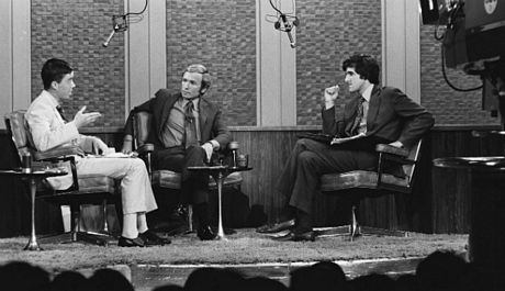 Ngoại trưởng Mỹ John Kerry và Việt Nam - 7 Đông đảo mọi người lắng nghe John Kerry khi ông phát biểu trước Ủy ban đối ngoại thượng viện.