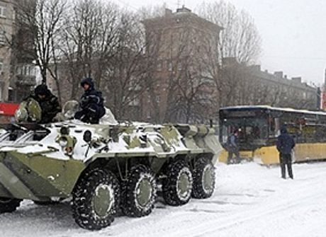 Phải làm gì khi tuyết rơi dày?