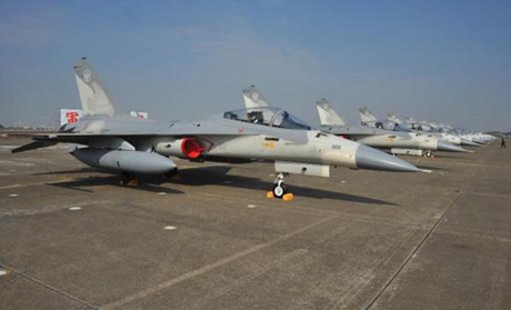 Đài Loan trình làng máy bay chiến đấu trang bị "vũ khí thông minh" - 1 Phi đội máy bay chiến đấu Ching Kuo được nâng cấp.