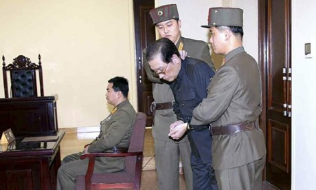 "Kim Jong-un bắt giới chức cấp cao chứng kiến vụ xử tử chú dượng" - 1 Ông Jang Song-thaek bị xử tử hôm 12/12.
