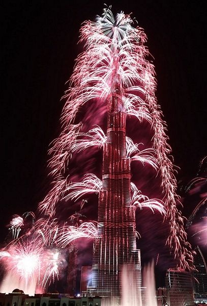 Dubai lập kỷ lục màn bắn pháo hoa lớn nhất thế giới - 5 An Bình