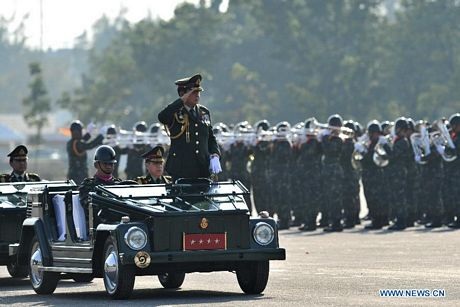 Quân đội Thái Lan diễu binh lớn bất chấp làn sóng biểu tình - 1 Quân đội Thái Lan diễu binh lớn bất chấp làn sóng biểu tình