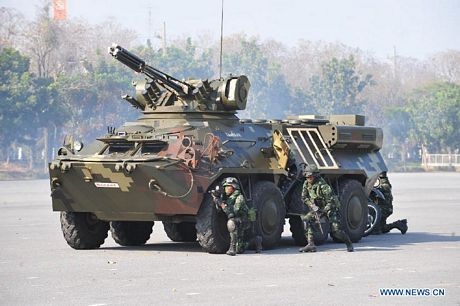Quân đội Thái Lan diễu binh lớn bất chấp làn sóng biểu tình - 10 An Bình