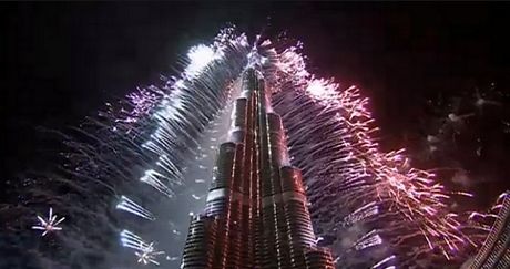 Dubai lập kỷ lục màn bắn pháo hoa lớn nhất thế giới - 8 An Bình