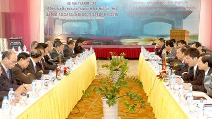Việt Nam, Lào thúc đẩy mô hình kiểm tra “một cửa” - 1 Toàn cảnh hội nghị (Ảnh: Báo Quảng trị)