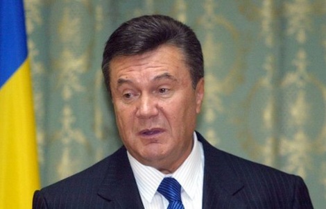 Yanukovych xuất hiện sau khi bị lật đổ, tuyên bố sẽ "chiến đấu cho Ukraine" - 1 Ông Yanukovych tại cuộc họp báo ở miền nam nước Nga ngày 28/2.