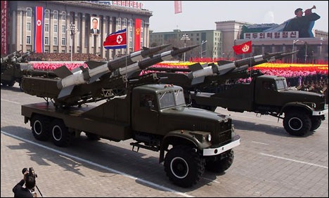Triều Tiên bắn 2 tên lửa đạn đạo Rodong - 1 Tên lửa của Triều Tiên trong một cuộc diễu binh.