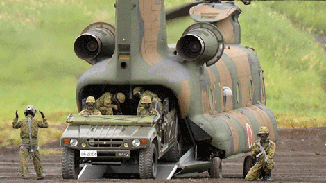 “Mỹ mượn Nhật Bản ghìm Trung Quốc” - 1 Lực lượng Phòng vệ Nhật Bản tập trận. Ảnh: Kyodo News