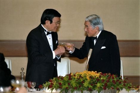 Những ngày bận rộn của Chủ tịch Trương Tấn Sang tại Nhật Bản - 7 Nhật hoàng Akihito phát biểu trước khi khai tiệc.