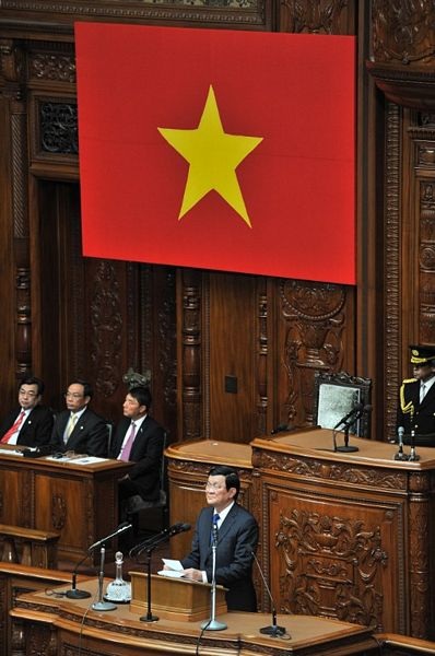 Những ngày bận rộn của Chủ tịch Trương Tấn Sang tại Nhật Bản - 10 Nhật hoàng Akihito phát biểu trước khi khai tiệc.