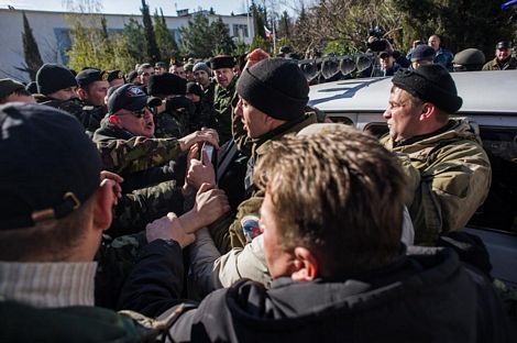 Không xảy ra thương vong hay nổ súng trong cuộc đột kích.