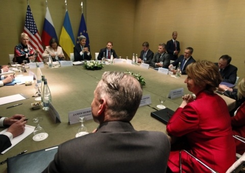 Ukraina và ám ảnh vũ khí ngoại hạng - 1 Đàm phán 4 bên tại Geneva. Ảnh: Reuters