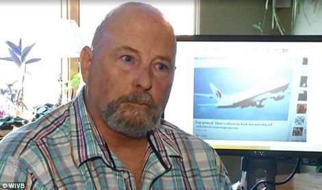 Phi công Mỹ khẳng định tìm thấy máy bay mất tích MH370 - 1 Ông Michael Hoebel.