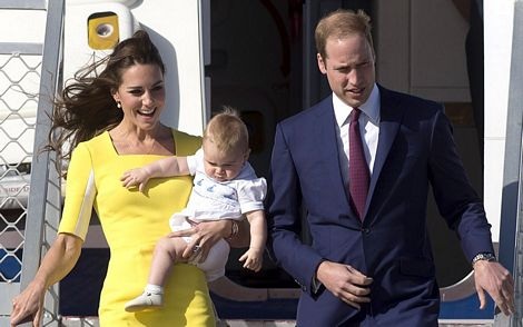 Vợ chồng Hoàng tử William đến Sydney, bắt đầu chuyến thăm Úc kéo dài 10 ngày.