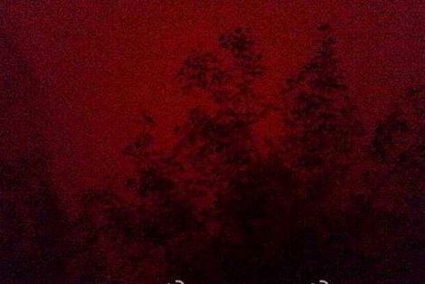 Người dân địa phương cho biết bầu trời trở nên tối sầm khi bão cát ập đến.