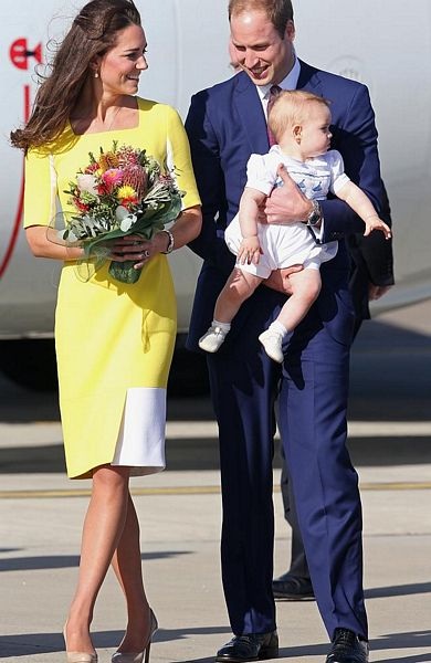 Công nương Anh nổi bật trong chiếc váy màu vàng thanh lịch.